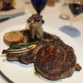 Chandlers Steakhouse signature dishes  Various cuts of Prime Steaks, Fresh Northwest Seafood (e.g., Idaho Trout, Alaskan Halibut), Lobster Bisque, "Ten Minute" Filet Mignon appetizers.